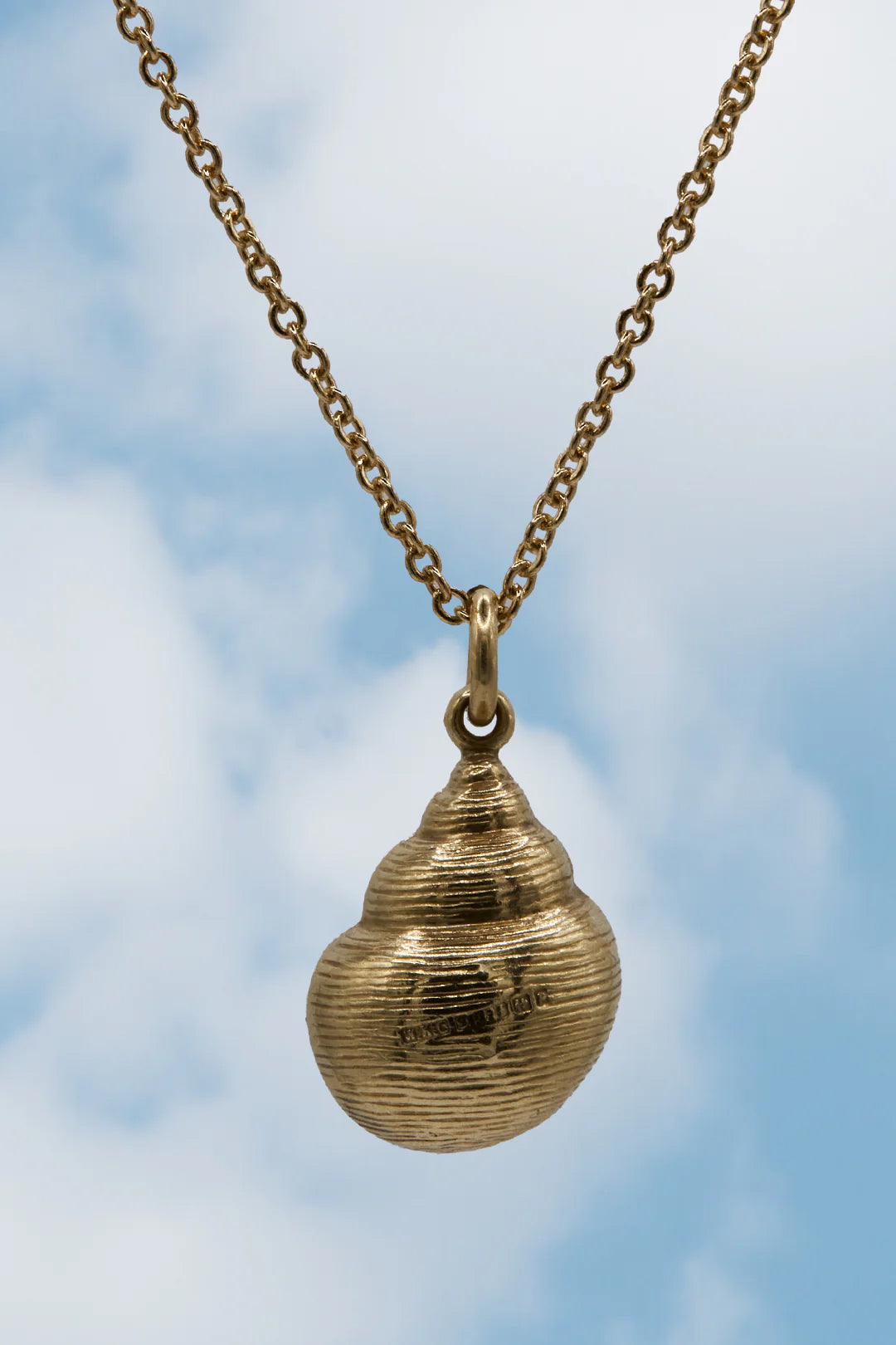 9ct 375 Gold Vintage Seashell Charm (1965)