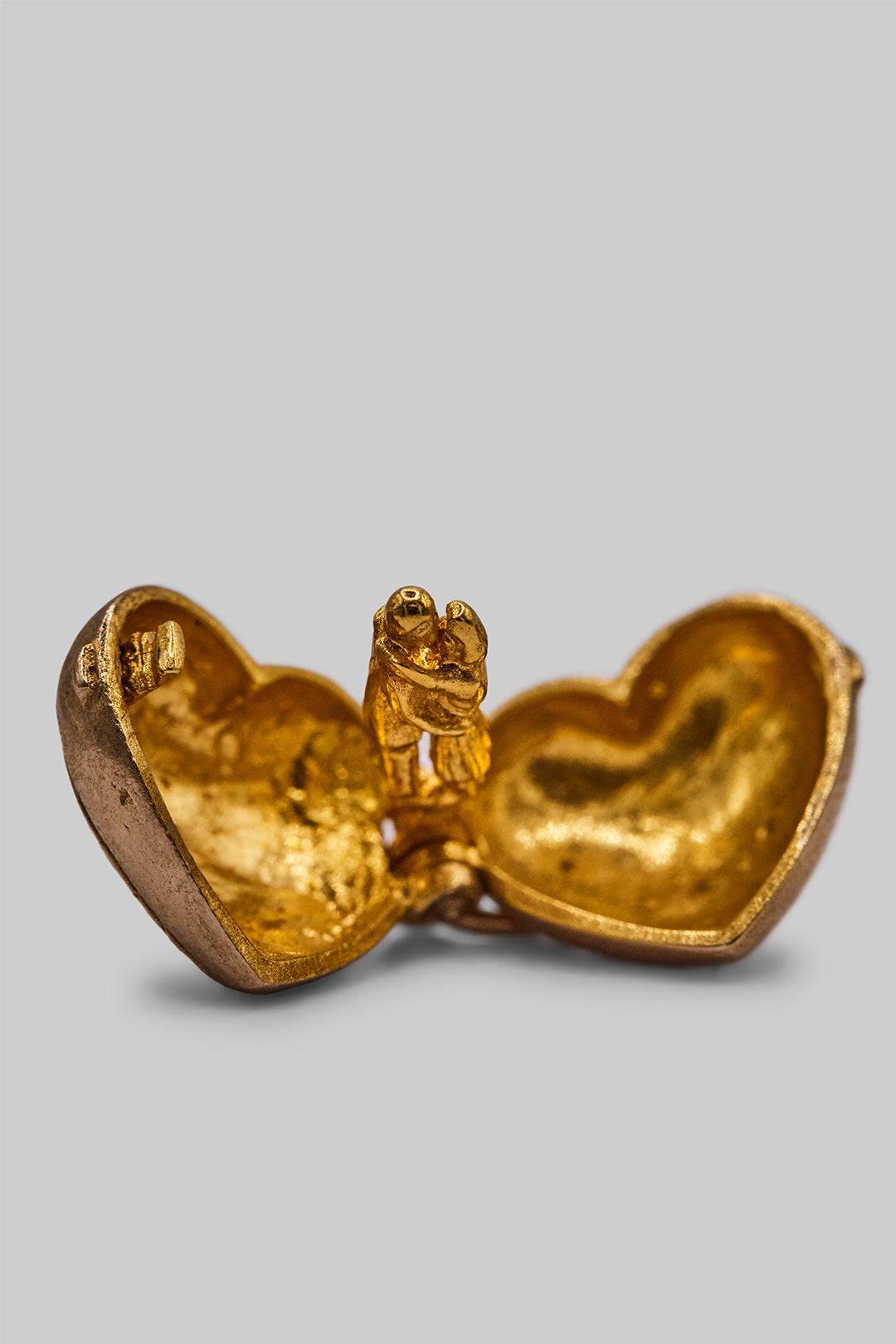 The Romantic Lovers Opening Heart Charm (9ct 375 Gold 1968)