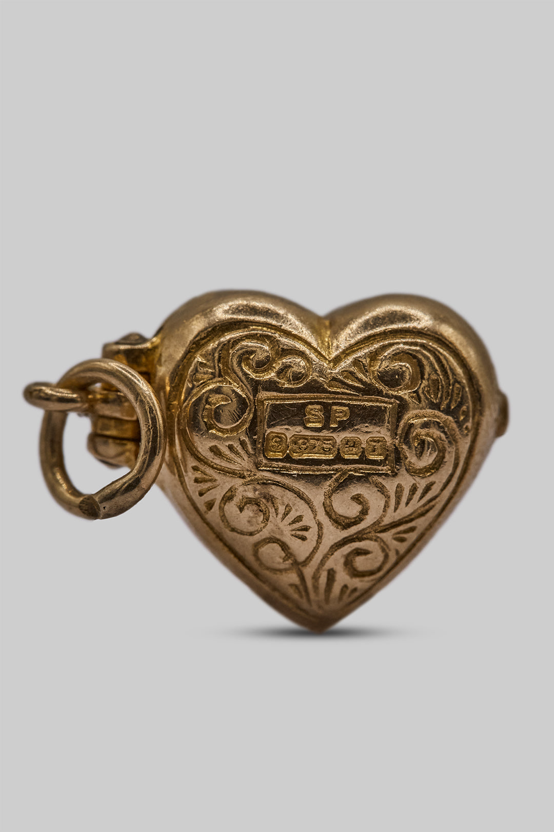 The Romantic Lovers Opening Heart Charm (9ct 375 Gold 1968)