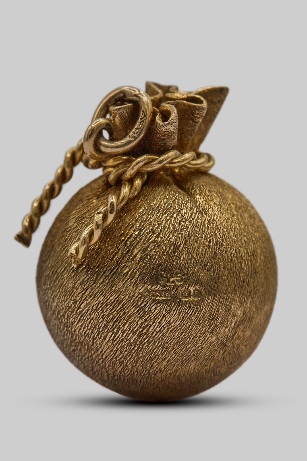 The Golden Millionaire’s Money Bag Charm (9ct 375 Gold, made in 1964)