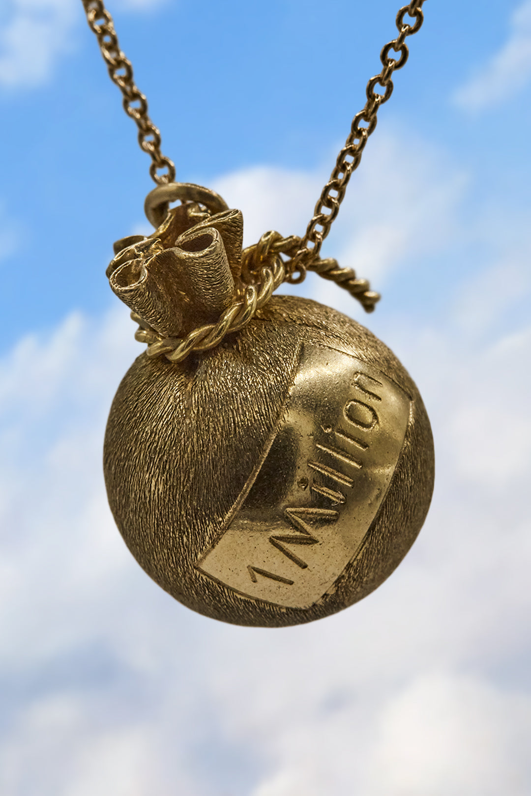 The Golden Millionaire’s Money Bag Charm (9ct 375 Gold, made in 1964)
