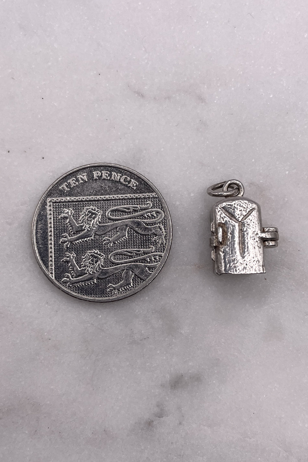 The Foodie's Essential Opening Kitchen Fridge Vintage Charm (925 Sterling Silver, made circa 1950 - 1970)