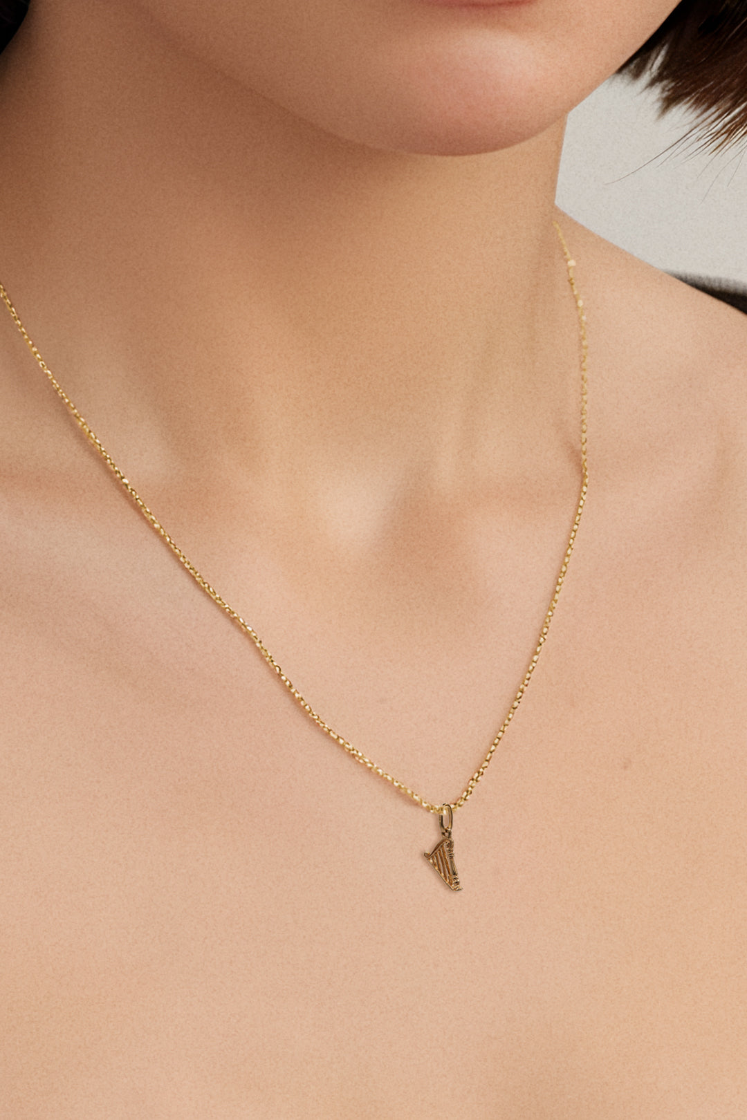 9ct 375 Gold Vintage Harp Charm