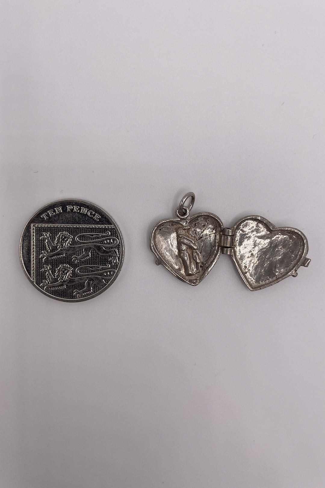 The Opening Heart Locket of Love Vintage Charm (925 Sterling Silver, made circa 1950 - 1970)