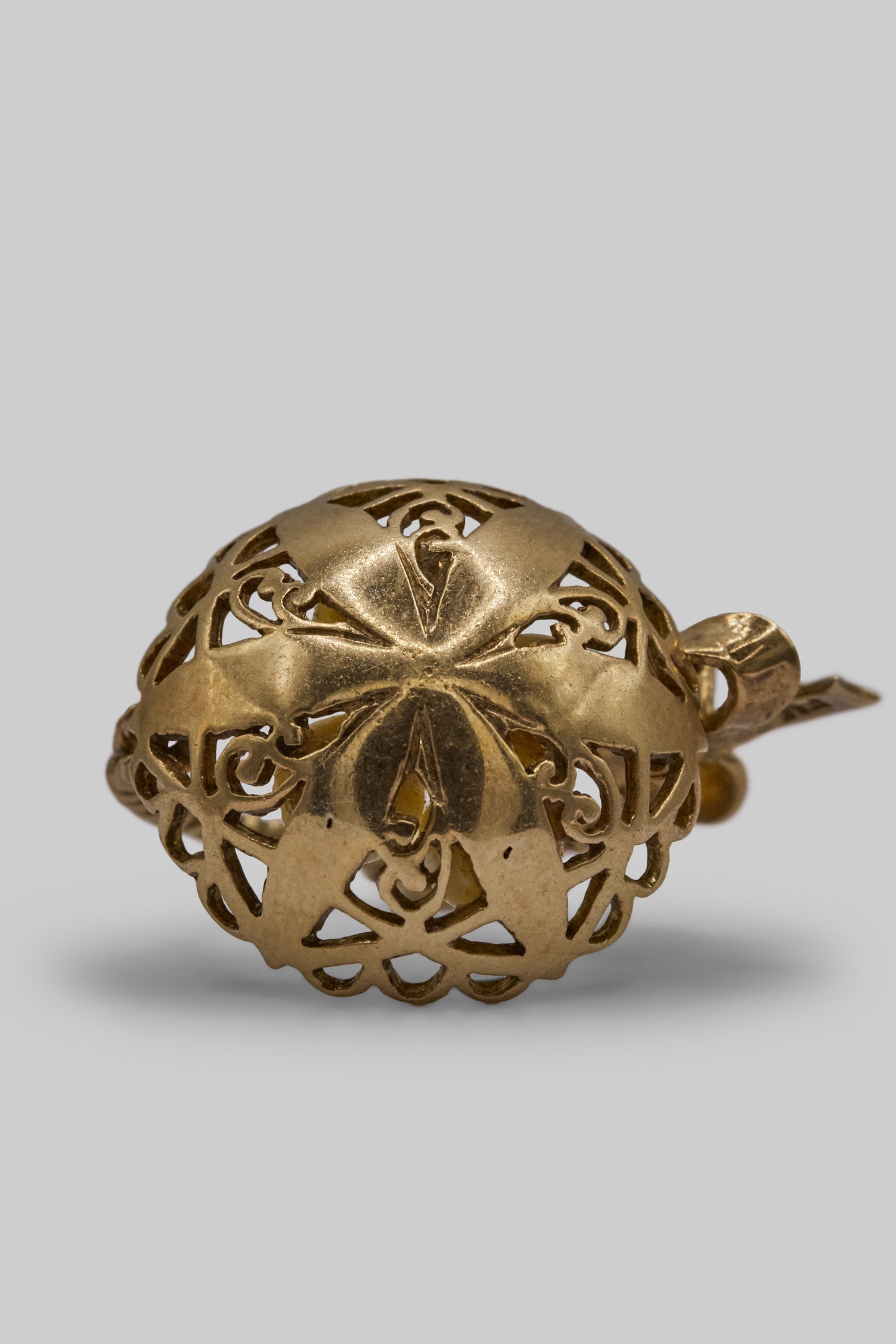 The Treasured Nest of Pearls Charm (9ct 375 Gold, Cultured Pearls made in 1966)