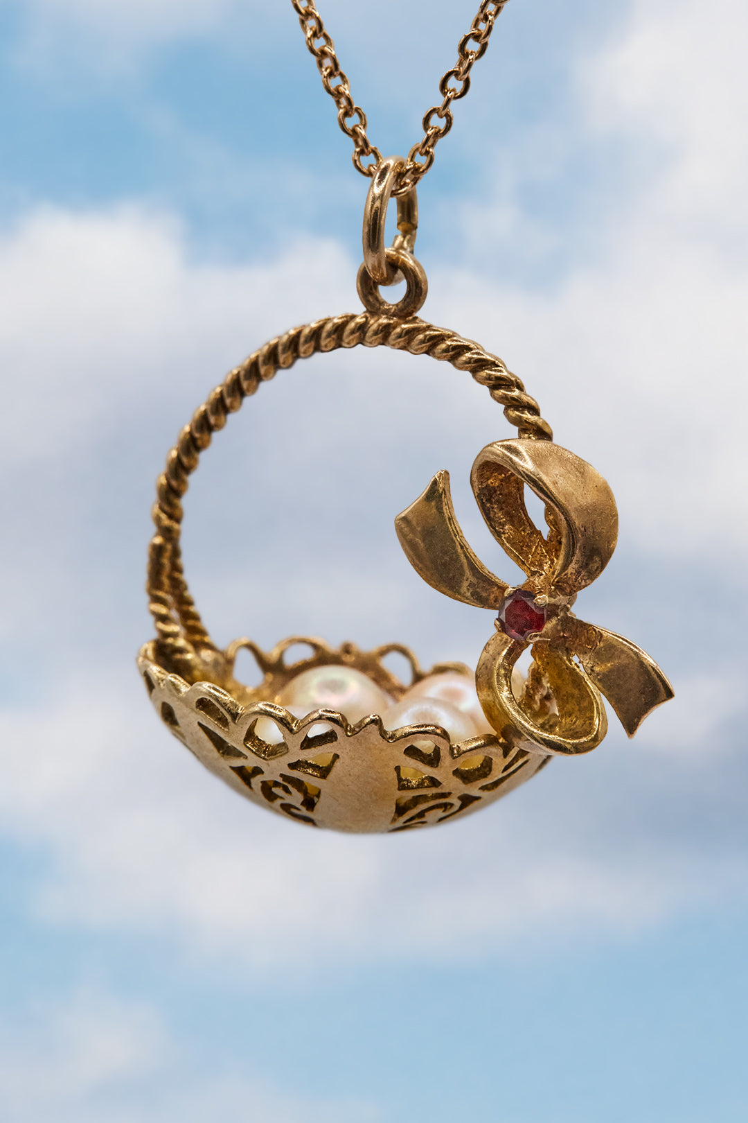 The Treasured Nest of Pearls Charm (9ct 375 Gold, Cultured Pearls made in 1966)