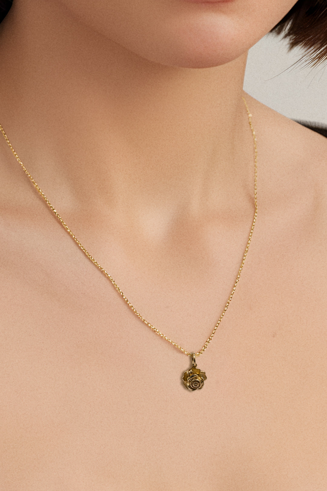 The Delicate Opening Golden Rose with a Ladybird Vintage Charm (9ct 375 Gold)