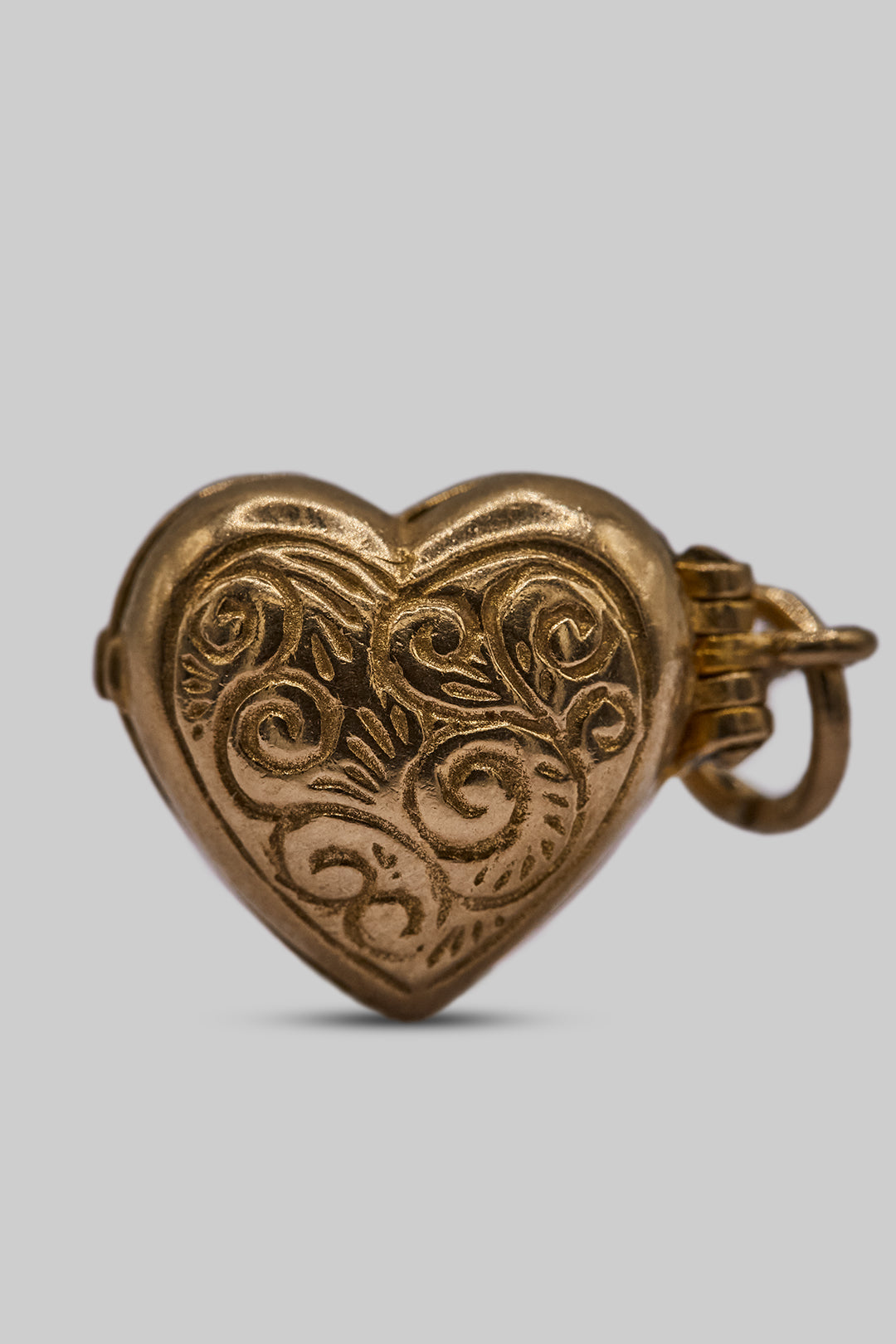 The Romantic Lovers Opening Heart Charm (9ct 375 Gold 1968)
