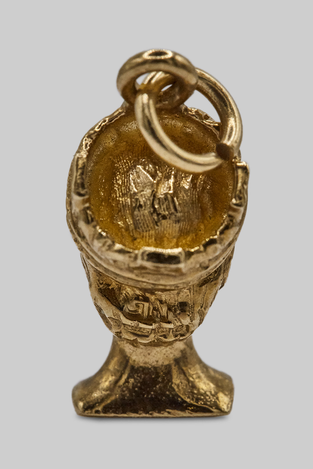 The Majestic Queen Elizabeth II Jubilee Charm (375 9ct gold, made in 1977)