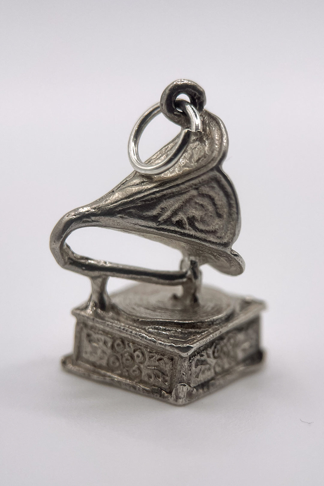 The Loud Ornate Gramophone Vintage Charm (925 Sterling Silver made c 1950s - 1970s)