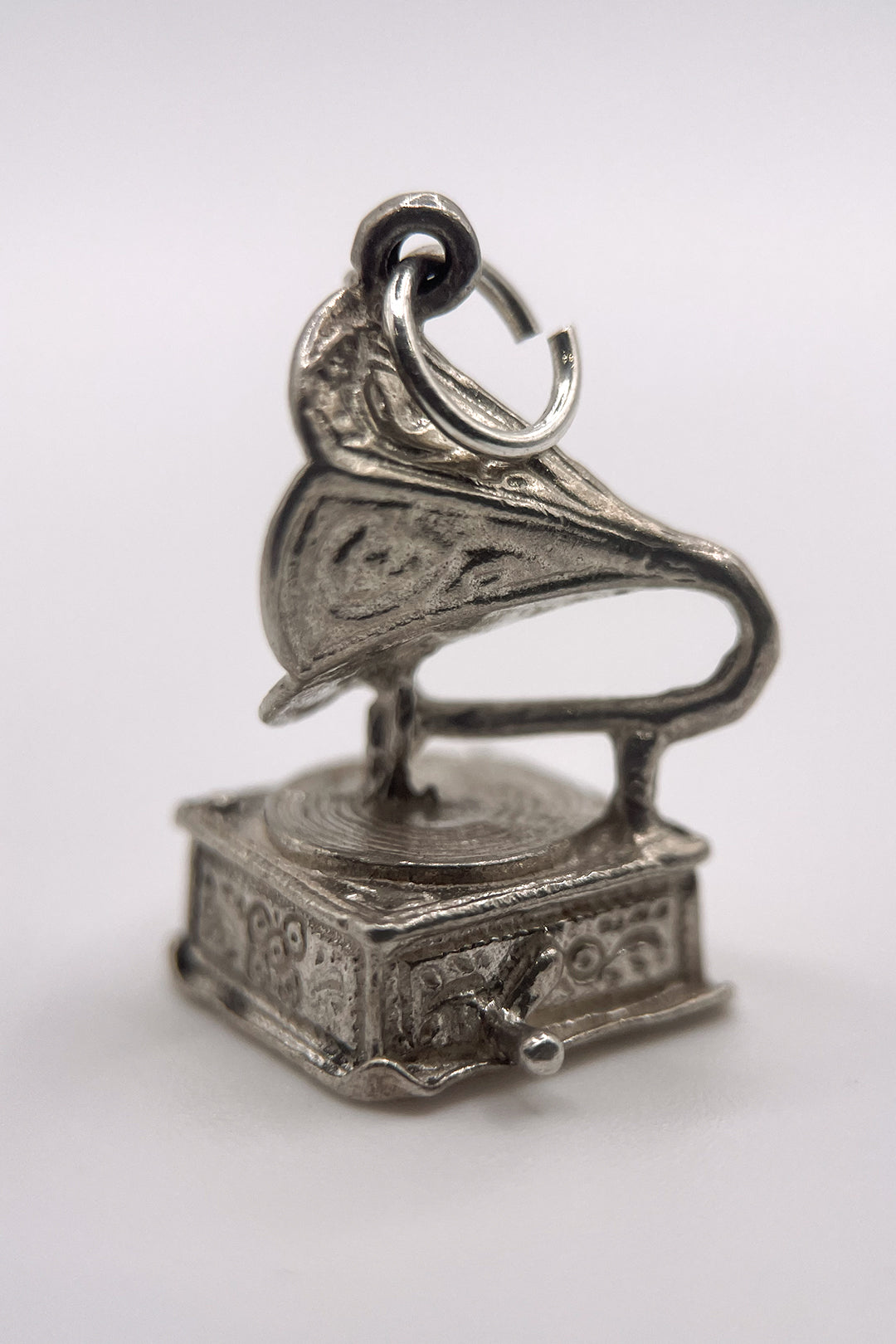 The Loud Ornate Gramophone Vintage Charm (925 Sterling Silver made c 1950s - 1970s)