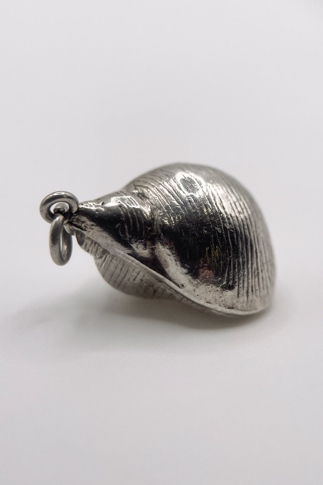 The Seashell of Hawaiian Ocean Vintage Charm (925 Sterling Silver made c 1950s - 1970s)