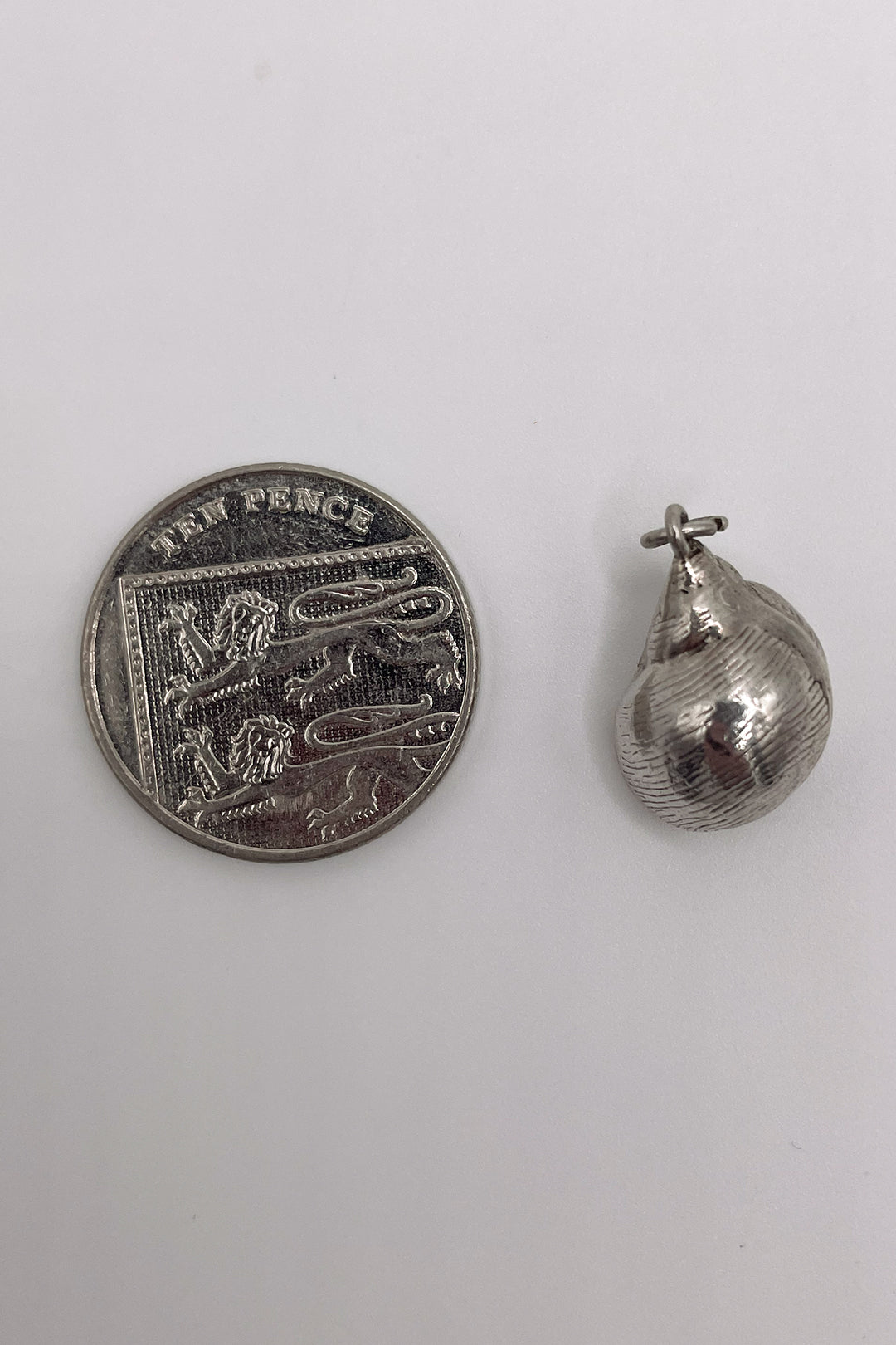 The Seashell of Hawaiian Ocean Vintage Charm (925 Sterling Silver made c 1950s - 1970s)