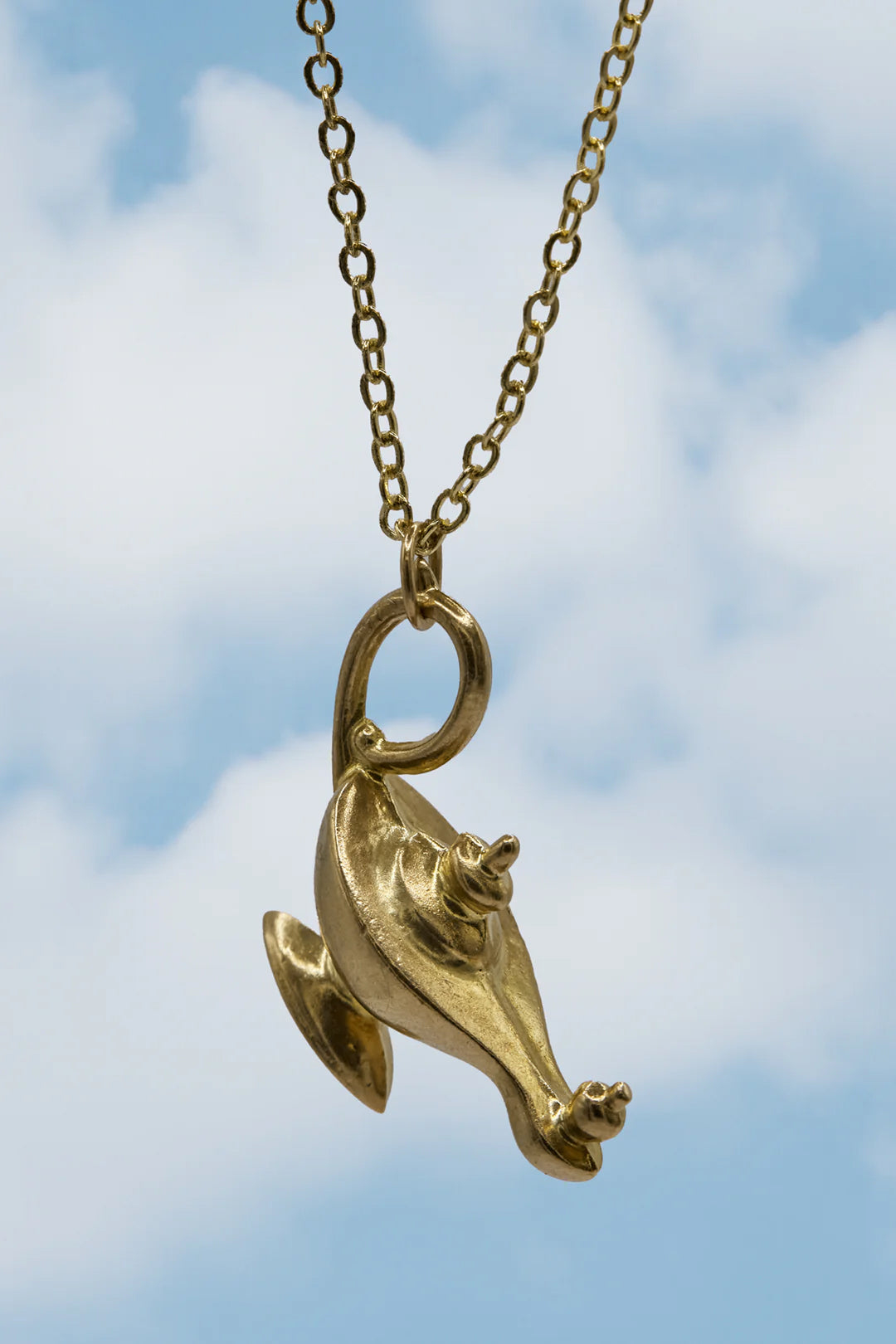 9ct 375 Gold Vintage Aladdin's Lamp Charm (1972)