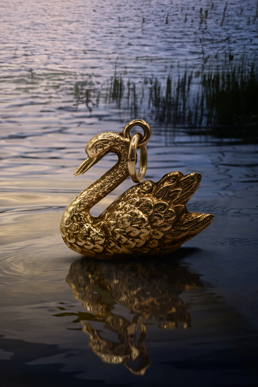 9ct 375 Gold Vintage Swan Charm (1967)
