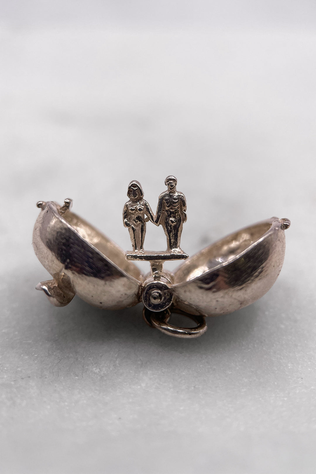 The Forbidden Apple of the Garden of Eden Opening Vintage Charm (925 Sterling Silver, made circa 1950 - 1970)