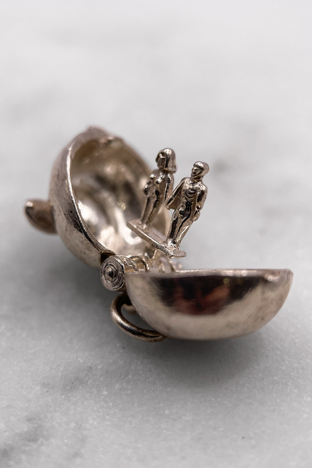 The Forbidden Apple of the Garden of Eden Opening Vintage Charm (925 Sterling Silver, made circa 1950 - 1970)