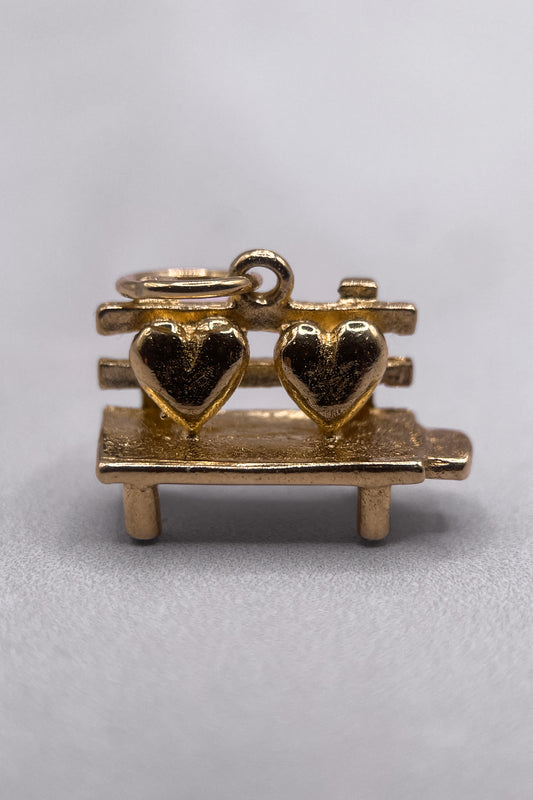 The Park Bench of Love Vintage Charm (375 9ct gold)