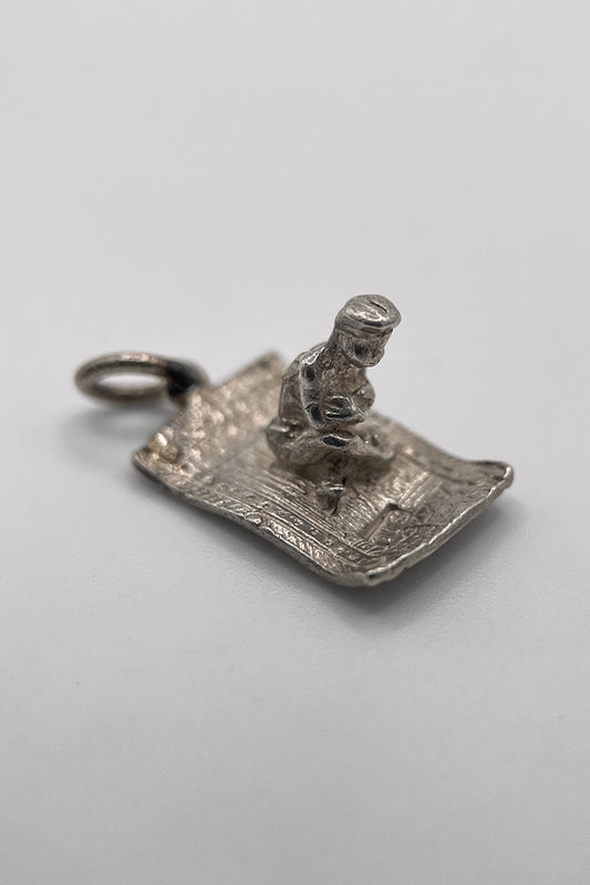 The Magical Floating Carpet of Aladdin Vintage Charm (925 Sterling Silver, made circa 1950 - 1970)