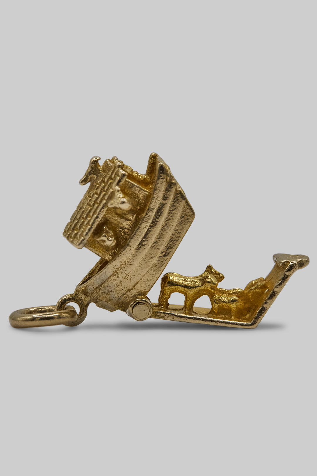 The Heroic Opening Noah's Ark of the Flood Vintage Charm (375 9ct gold, made in 1959)