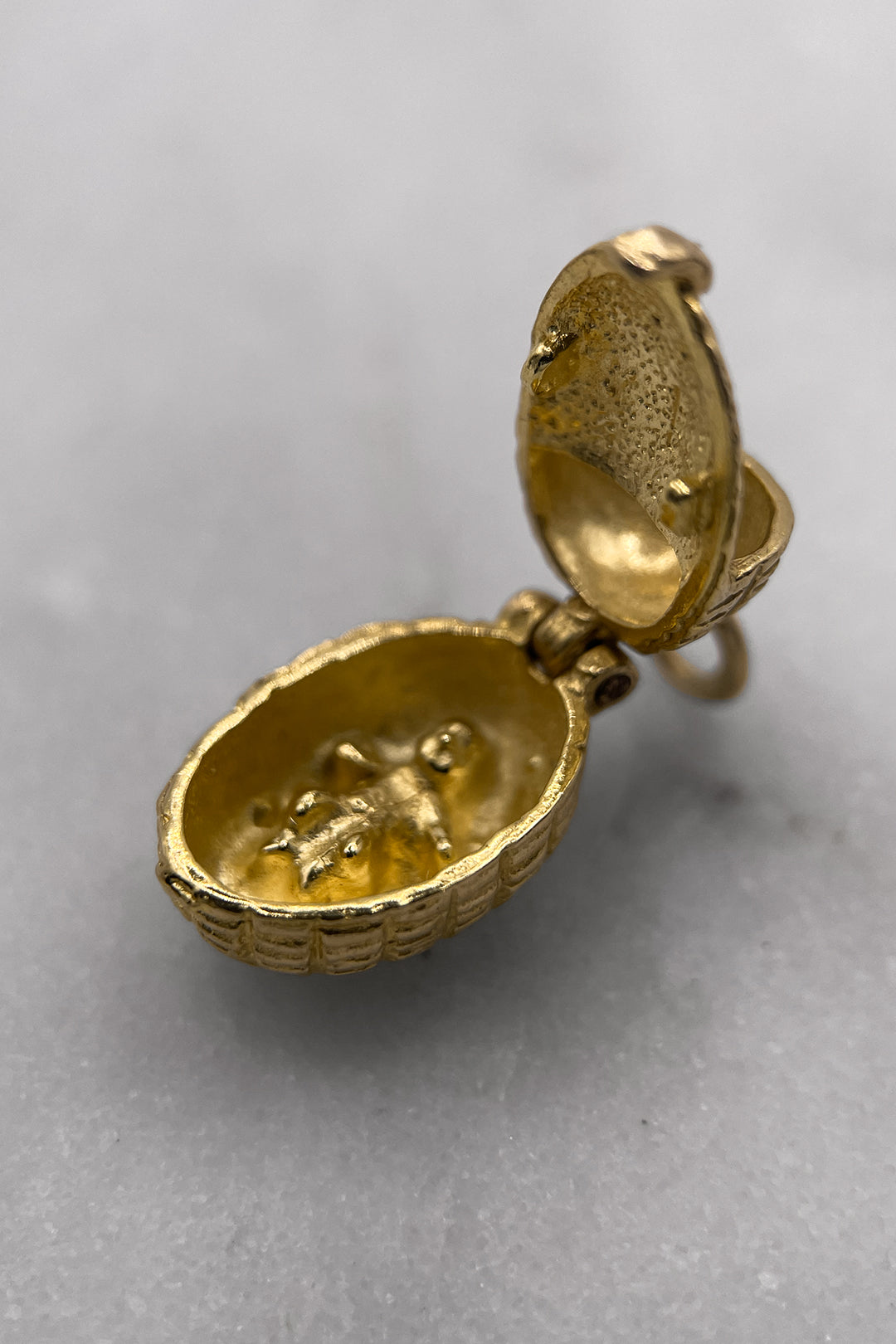 The Little Miracle Moses Basket Charm (375 9ct gold, made in 1962 by Nuvo)