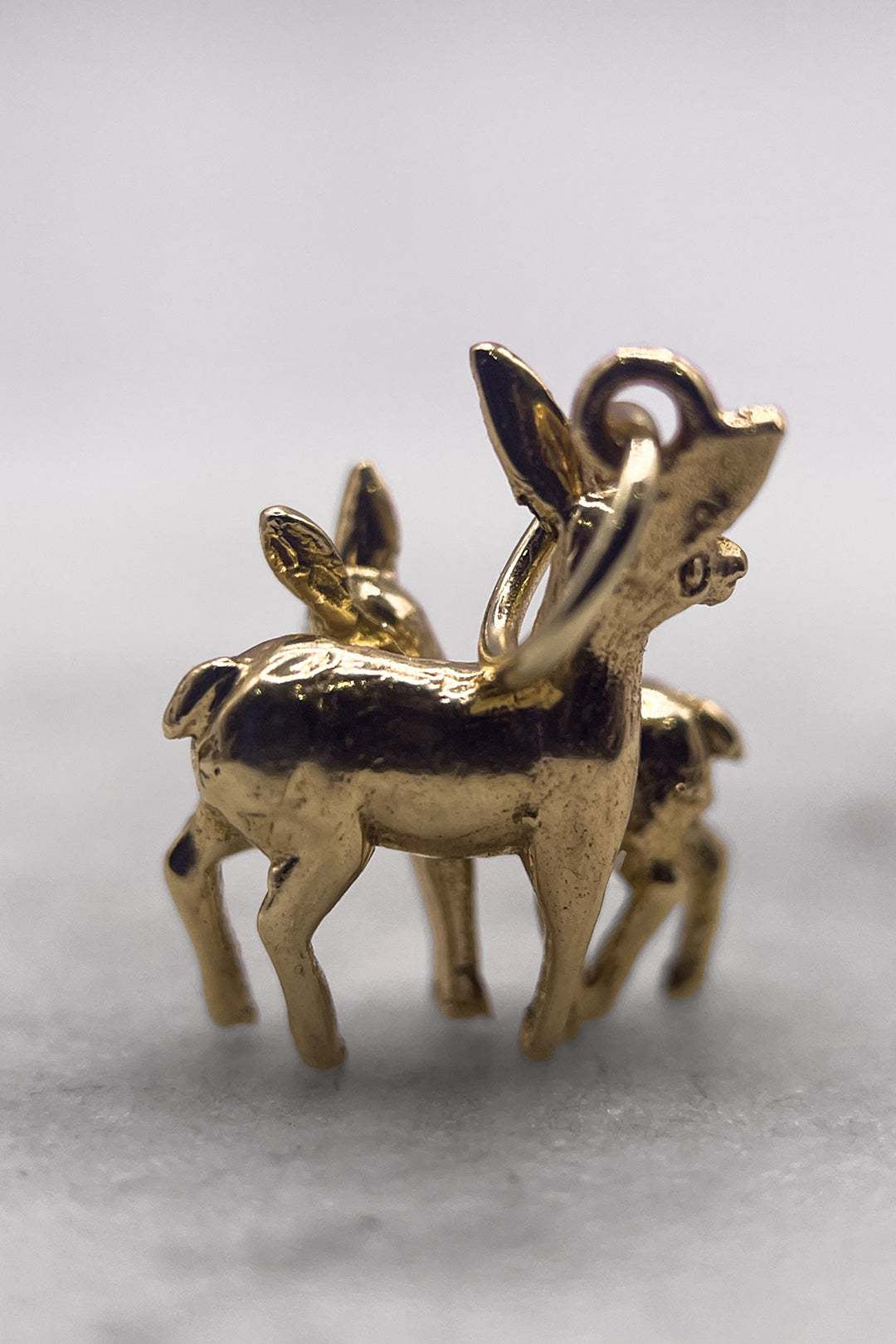 The Woodland Mother's Love Deer & Fawnl Vintage Charm (375 9ct gold, made in the 1960s)