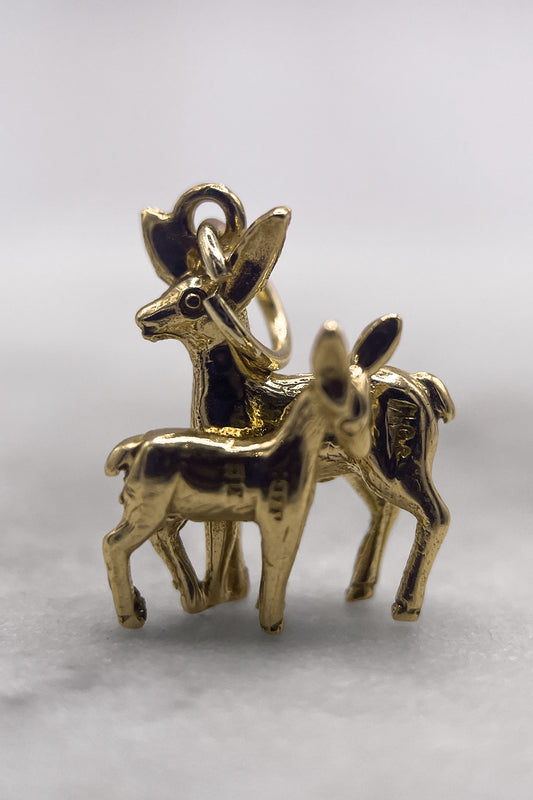 The Woodland Mother's Love Deer & Fawnl Vintage Charm (375 9ct gold, made in the 1960s)