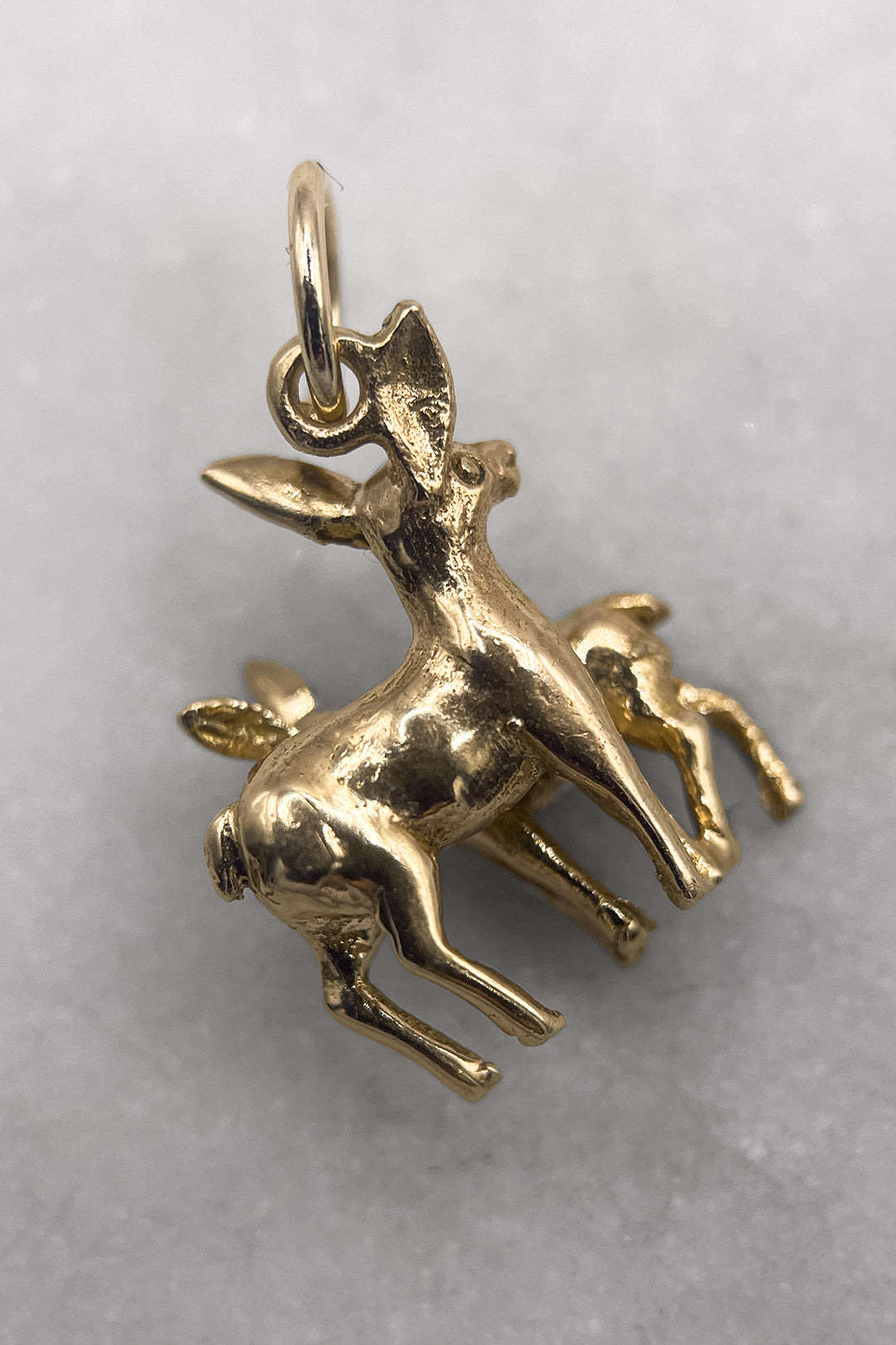 The Woodland Mother's Love Deer & Fawnl Vintage Charm (375 9ct gold, made in the 1960s)