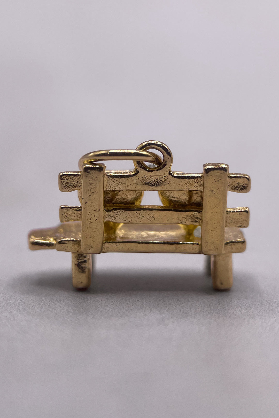 The Park Bench of Love Vintage Charm (375 9ct gold)