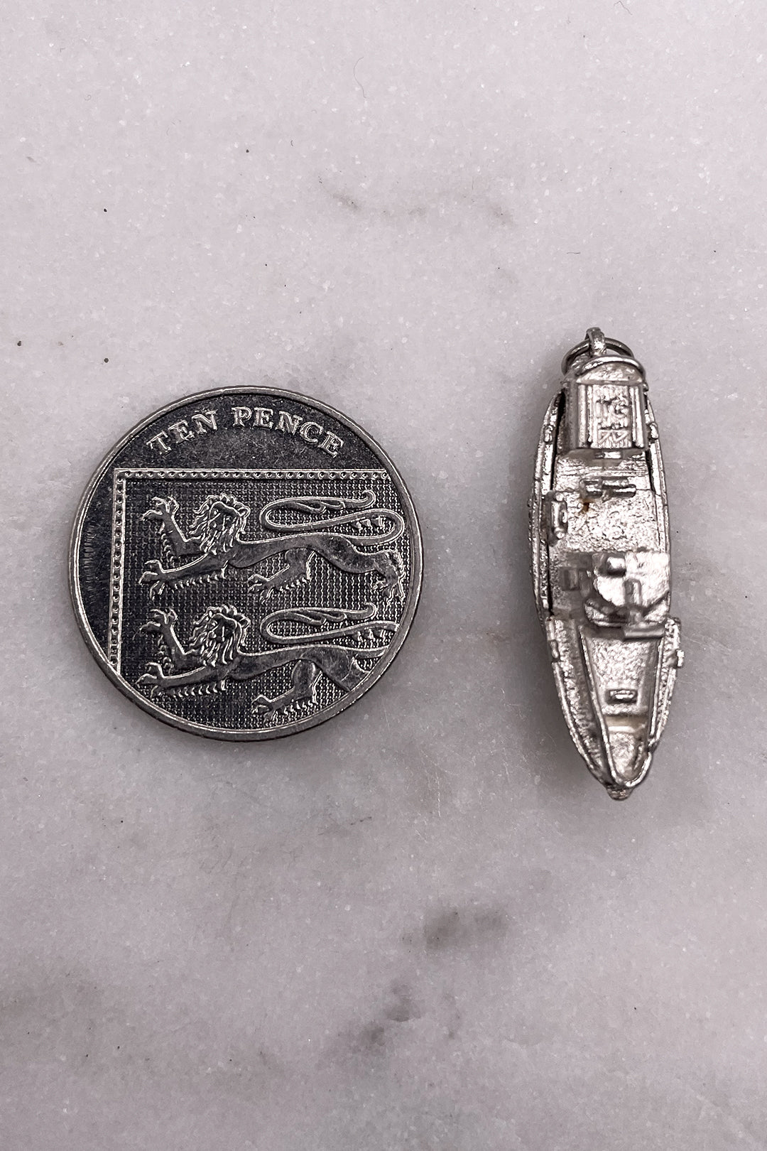 The Captain's Yacht of the Ocean Opening Vintage Charm (925 Sterling Silver, made circa 1950 - 1970)
