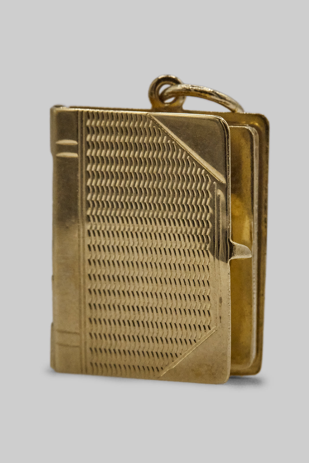 The Book of Life Locket Vintage Charm (375 9ct gold, made in 1959)