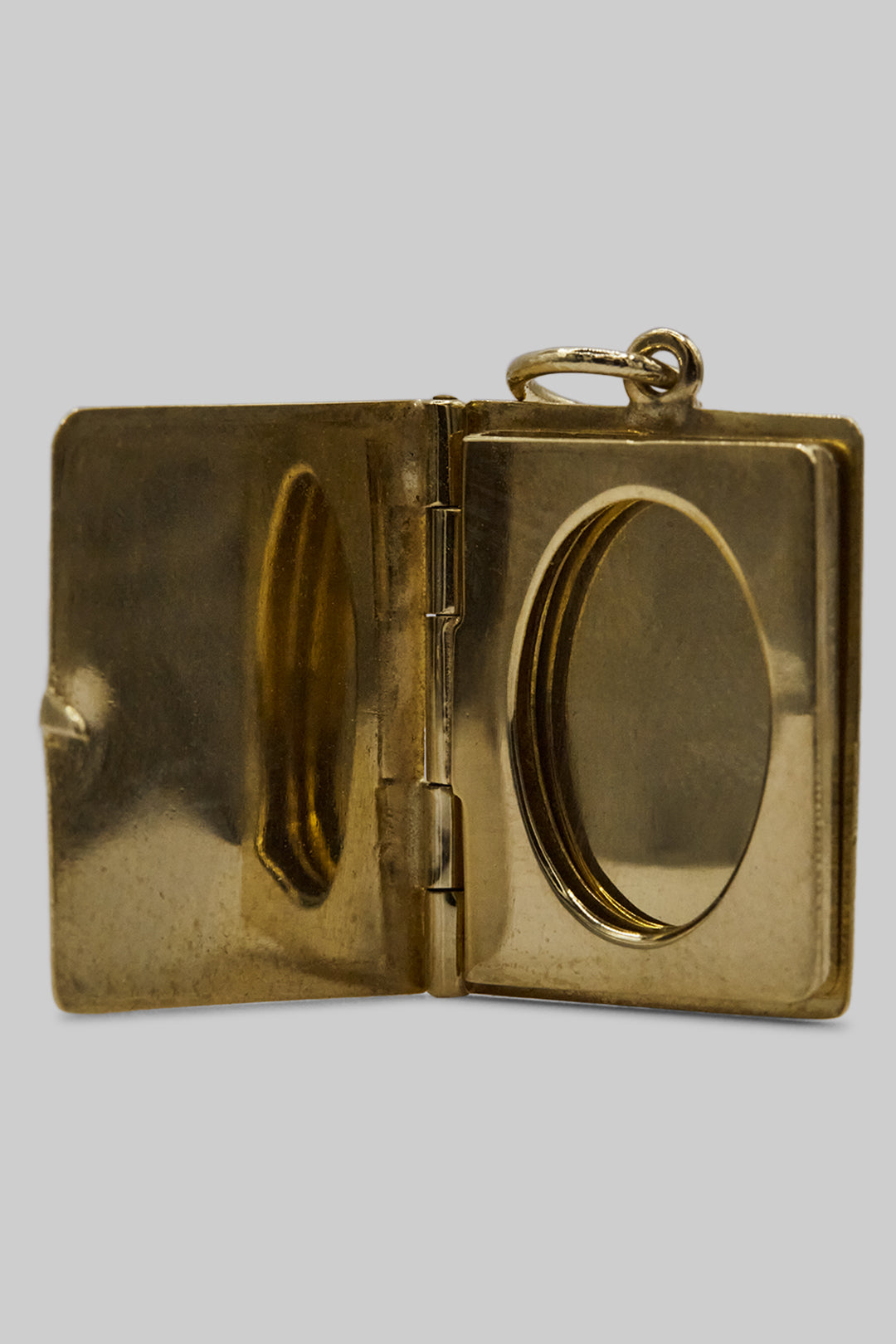 The Book of Life Locket Vintage Charm (375 9ct gold, made in 1959)