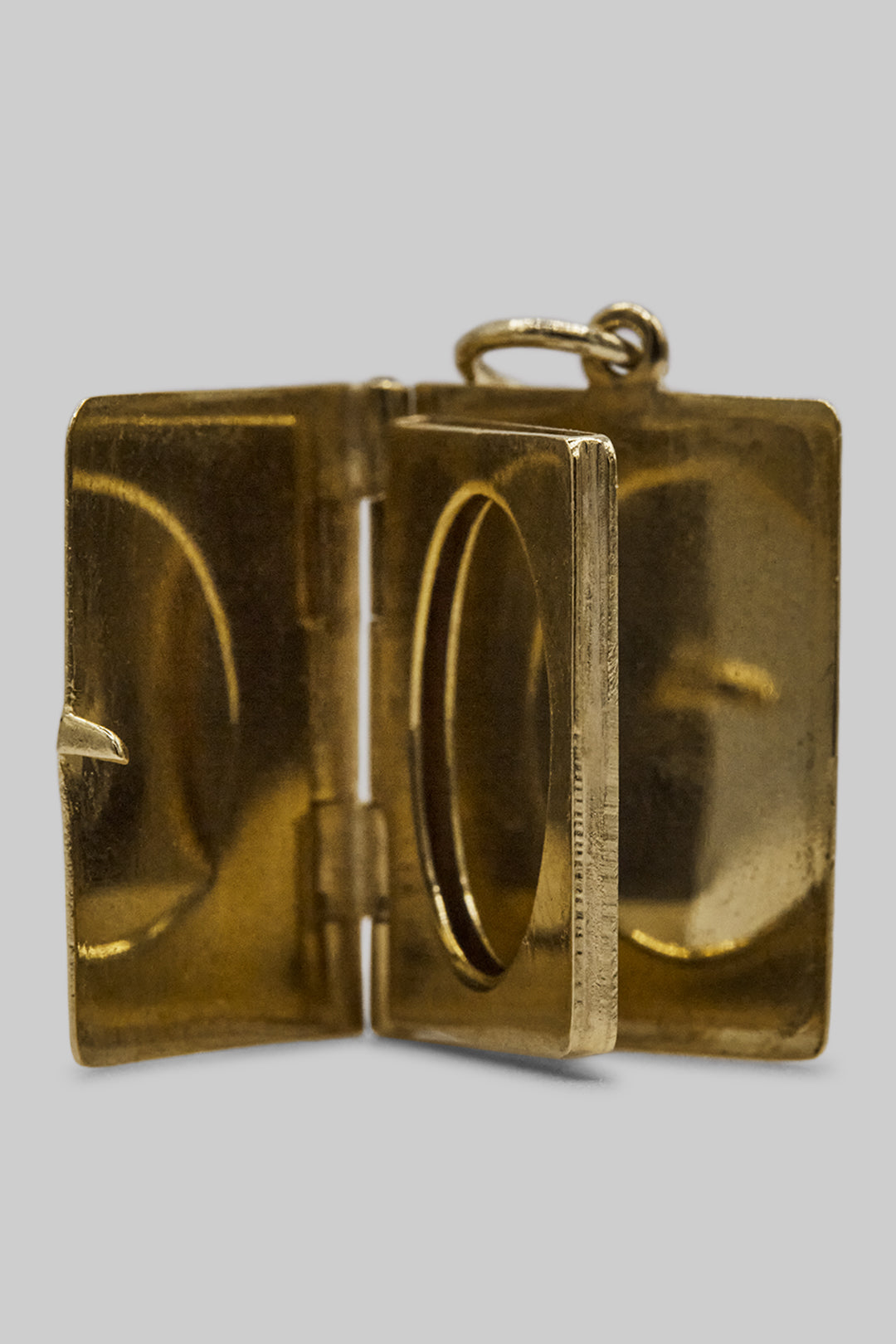 The Book of Life Locket Vintage Charm (375 9ct gold, made in 1959)
