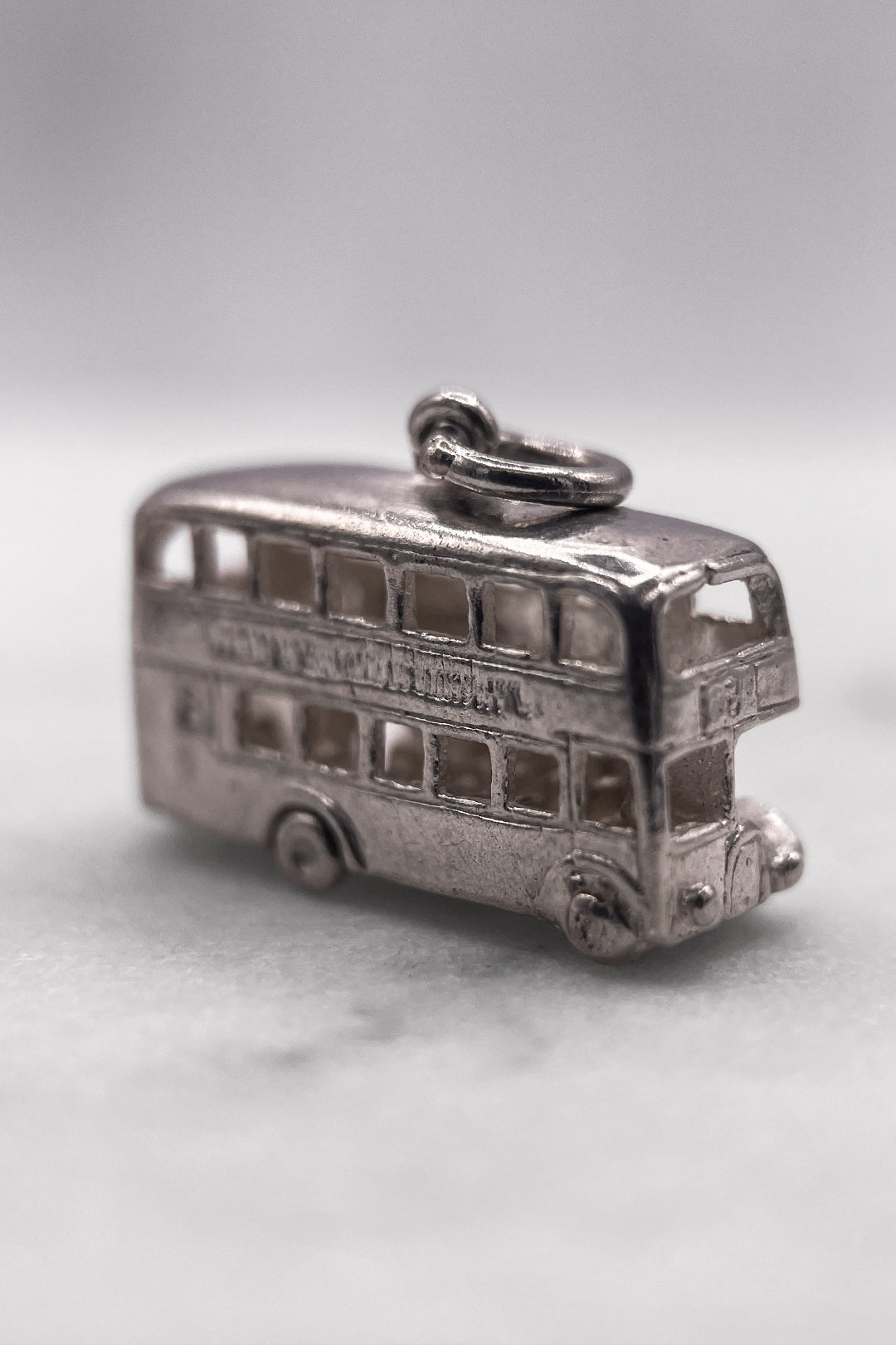 The Double Decker Bus of the Busy Streets of London Opening Vintage Charm (925 Sterling Silver, made circa 1950 - 1970)