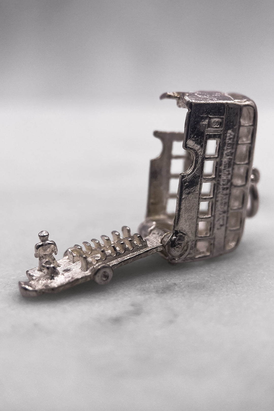 The Double Decker Bus of the Busy Streets of London Opening Vintage Charm (925 Sterling Silver, made circa 1950 - 1970)