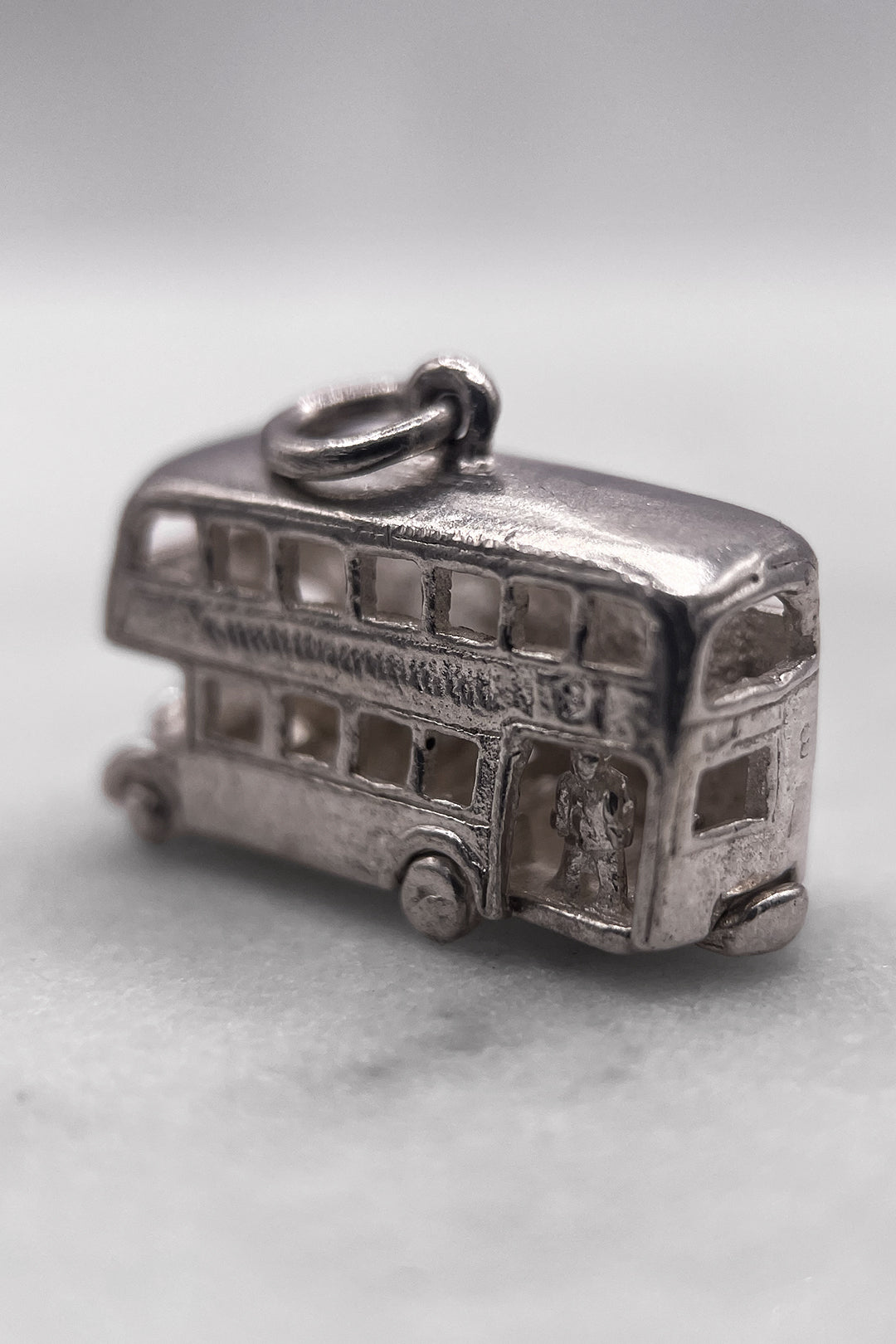 The Double Decker Bus of the Busy Streets of London Opening Vintage Charm (925 Sterling Silver, made circa 1950 - 1970)