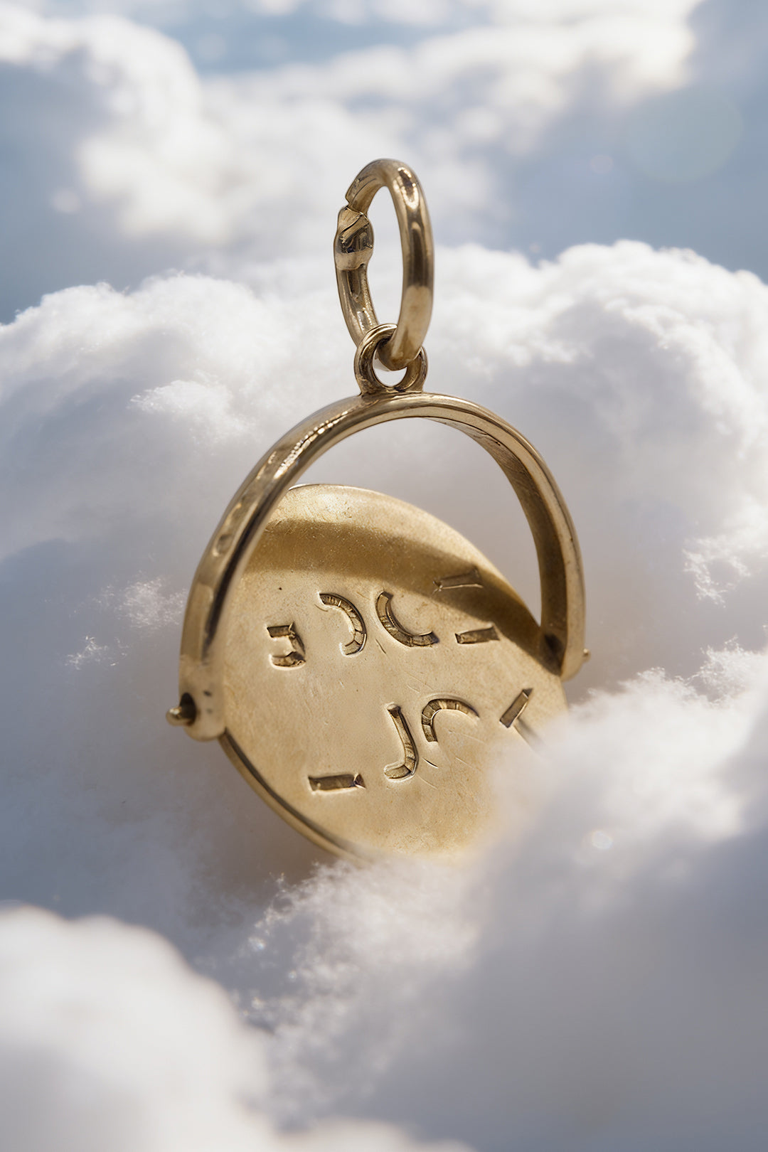 The Lucky Good Luck Spinner Charm (375 9ct gold, made in 1954)