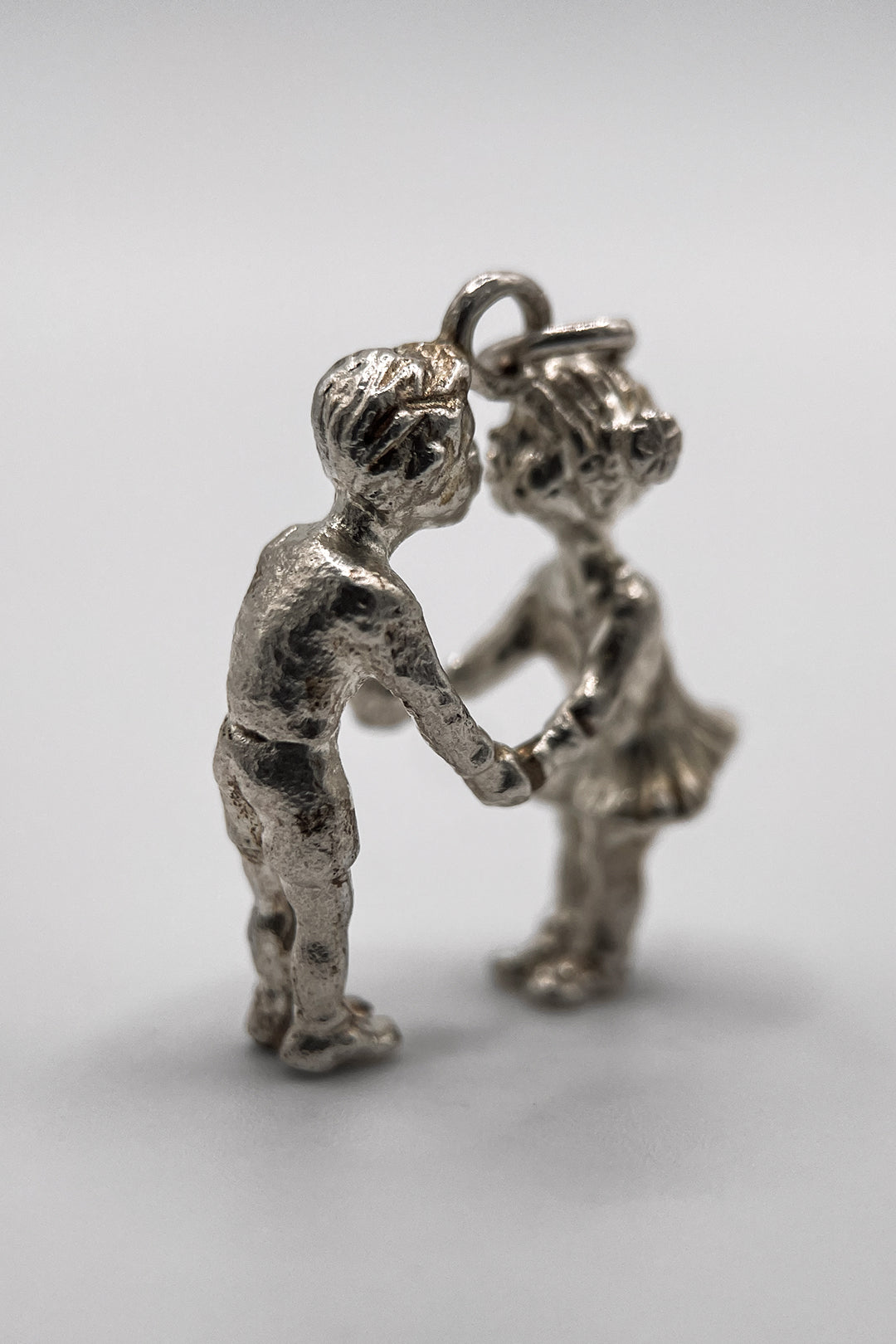 The Romantic Young Lovers Vintage Charm (925 Sterling Silver, made circa 1950 - 1970)