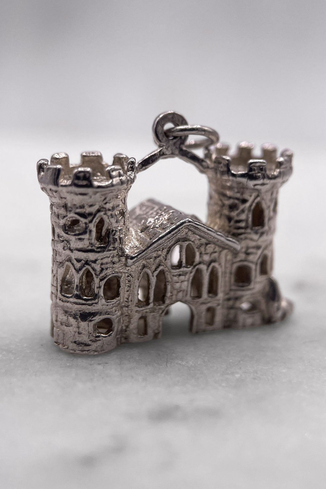 The Fairytale Castle of the Princesses' Heart Vintage Charm (925 Sterling Silver, made circa 1950 - 1970)