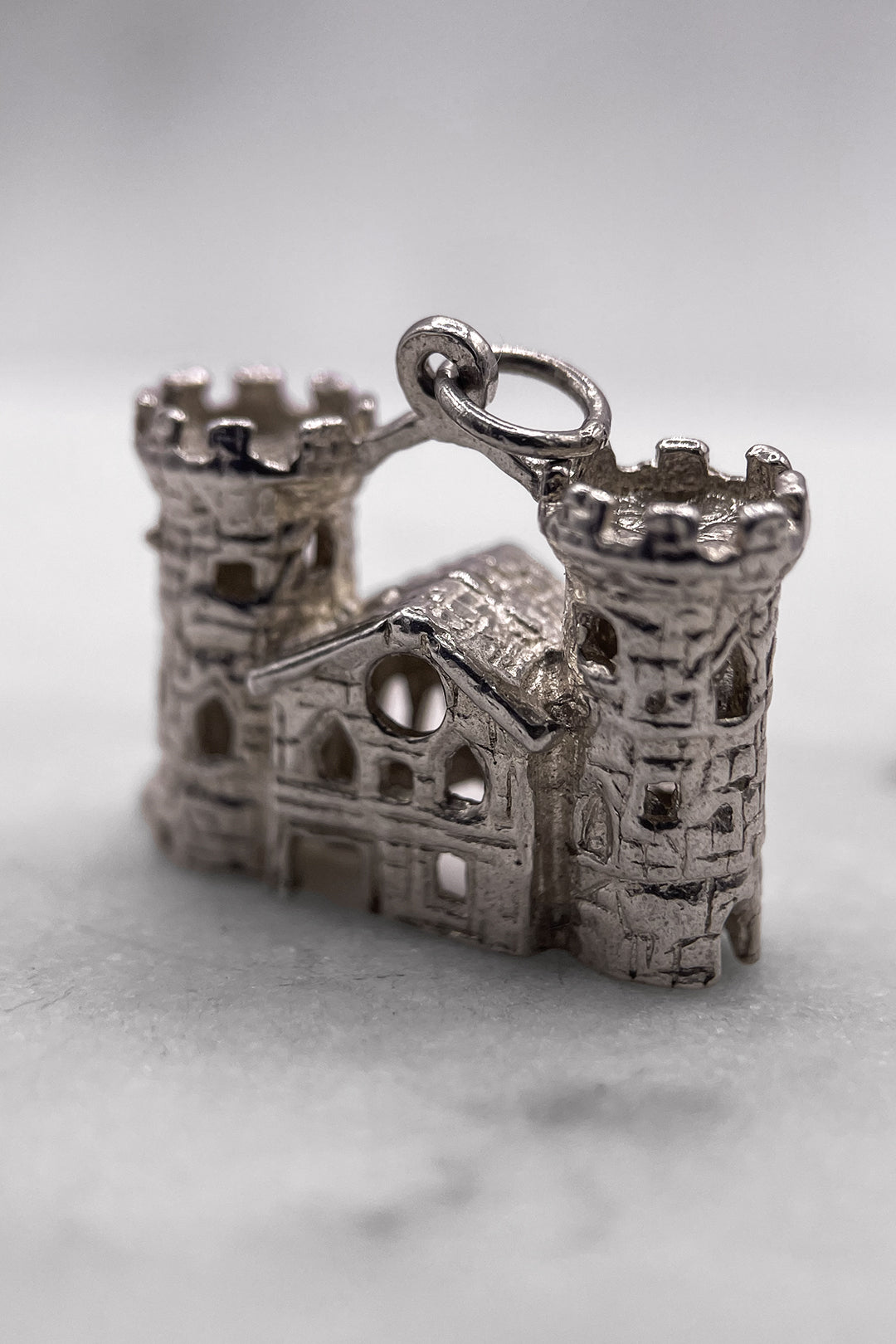 The Fairytale Castle of the Princesses' Heart Vintage Charm (925 Sterling Silver, made circa 1950 - 1970)
