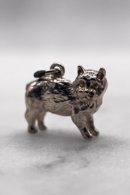 The Cat of the Family Cottage Vintage Charm (925 Sterling Silver, made circa 1950 - 1970)