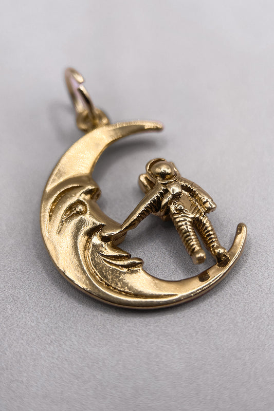 The Moon That Reached for the Stars Vintage Charm (375 9ct gold, made in 1976)