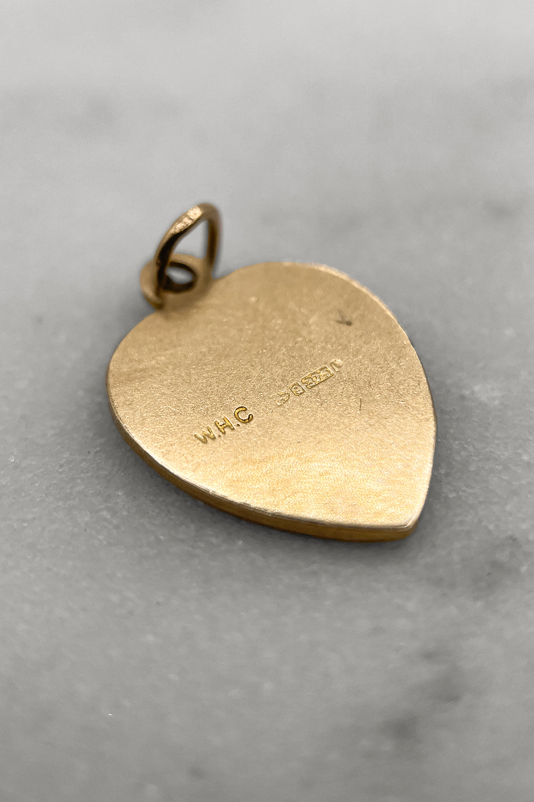 The St. Christophers Guardian of Travellers Heart Charm (375 9ct gold, made in the 1960s's)