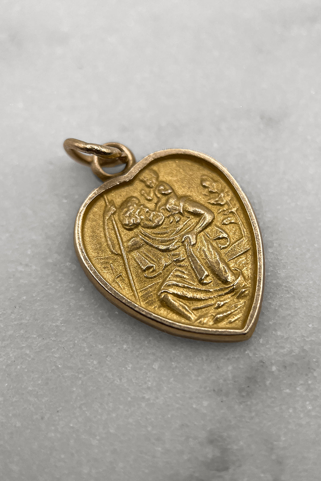 The St. Christophers Guardian of Travellers Heart Charm (375 9ct gold, made in the 1960s's)