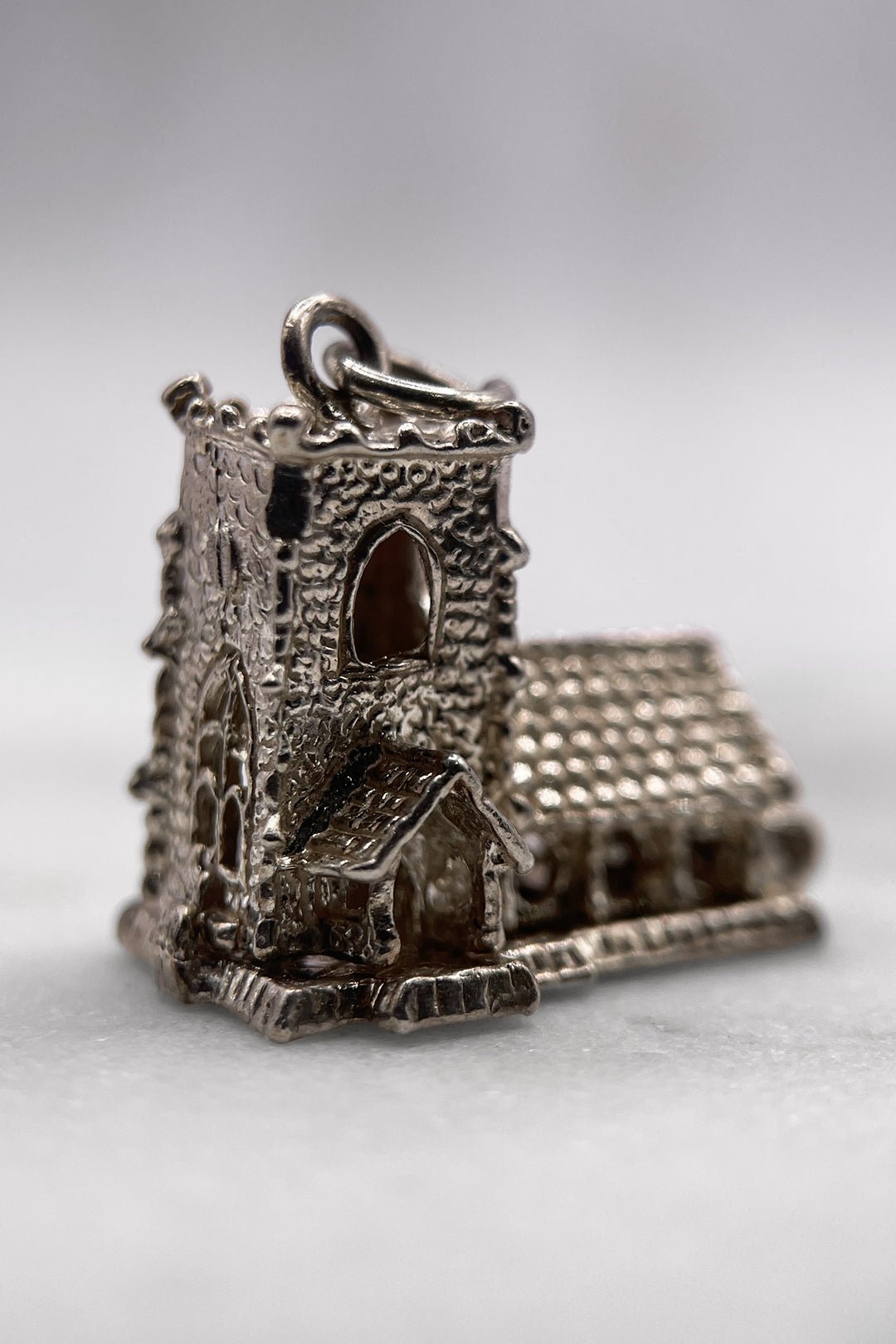 The Holy Grand Church of the Wedding Day Opening Vintage Charm (925 Sterling Silver, made circa 1950 - 1970)