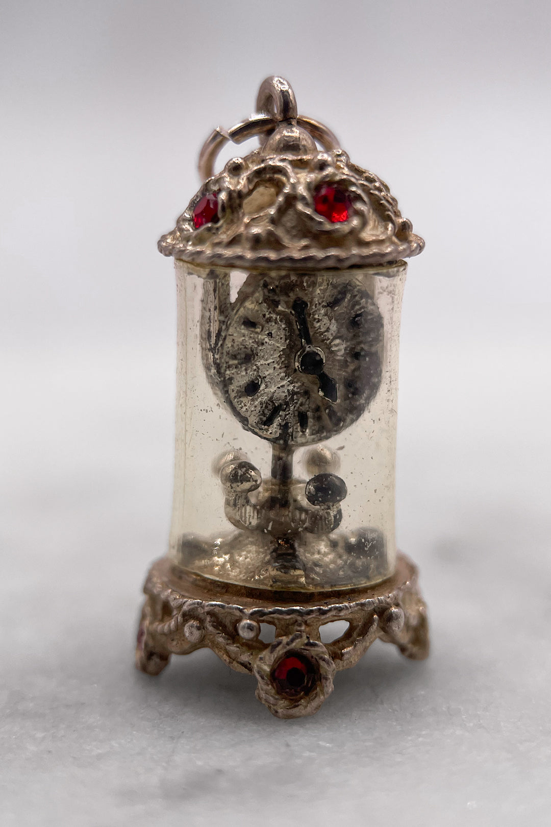 The Expensive Mantle Clock of the Palace Vintage Charm (925 Sterling Silver, made circa 1950 - 1970)