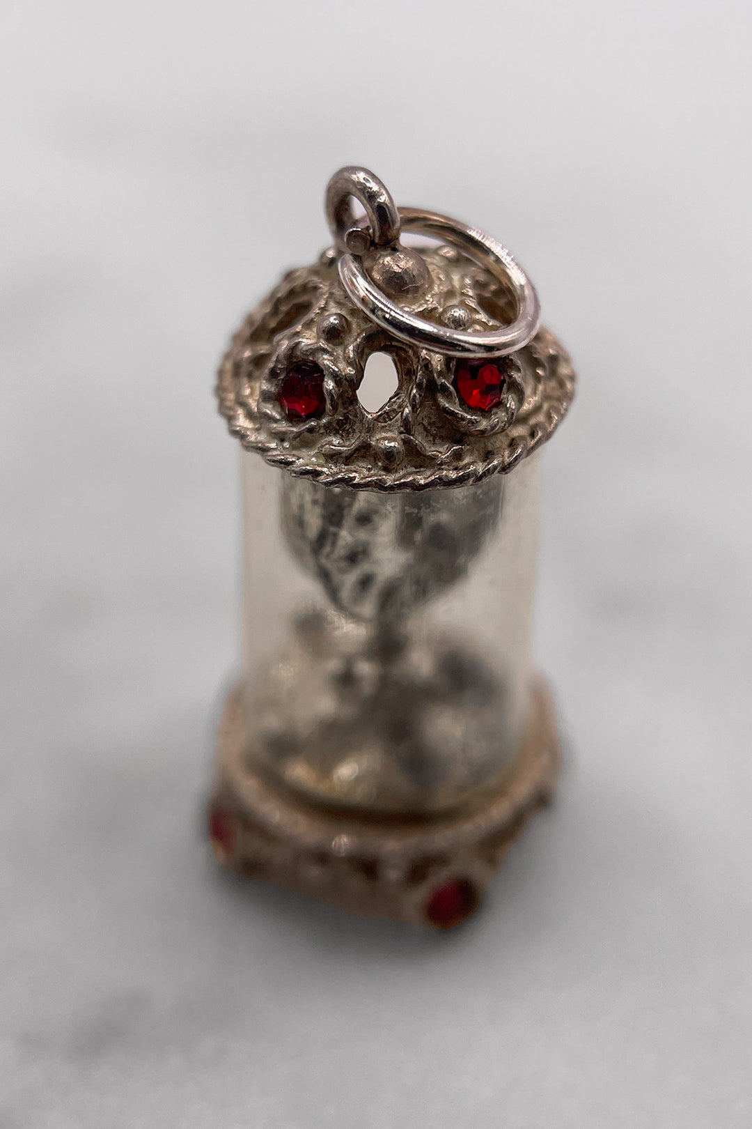The Expensive Mantle Clock of the Palace Vintage Charm (925 Sterling Silver, made circa 1950 - 1970)