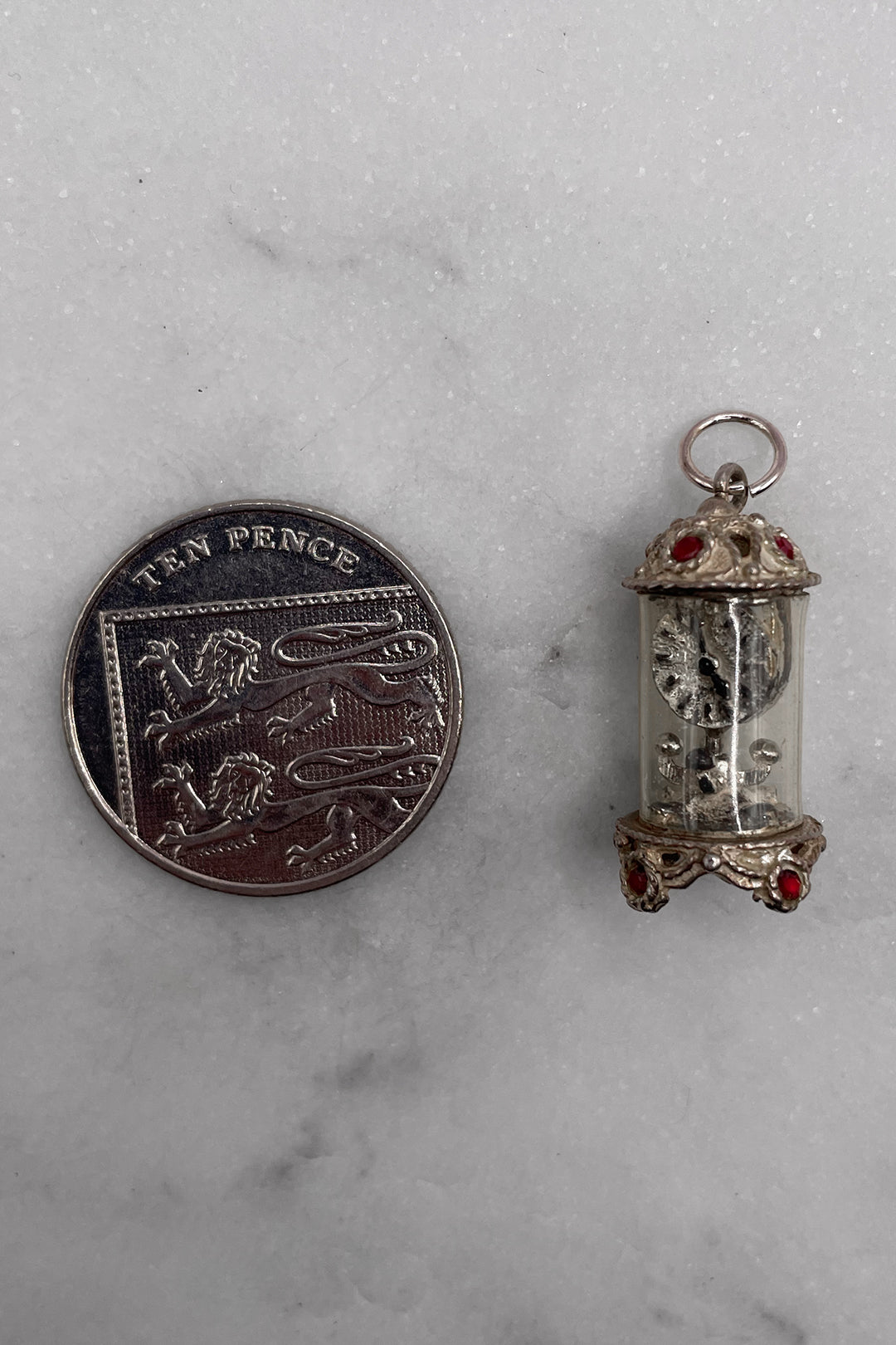 The Expensive Mantle Clock of the Palace Vintage Charm (925 Sterling Silver, made circa 1950 - 1970)