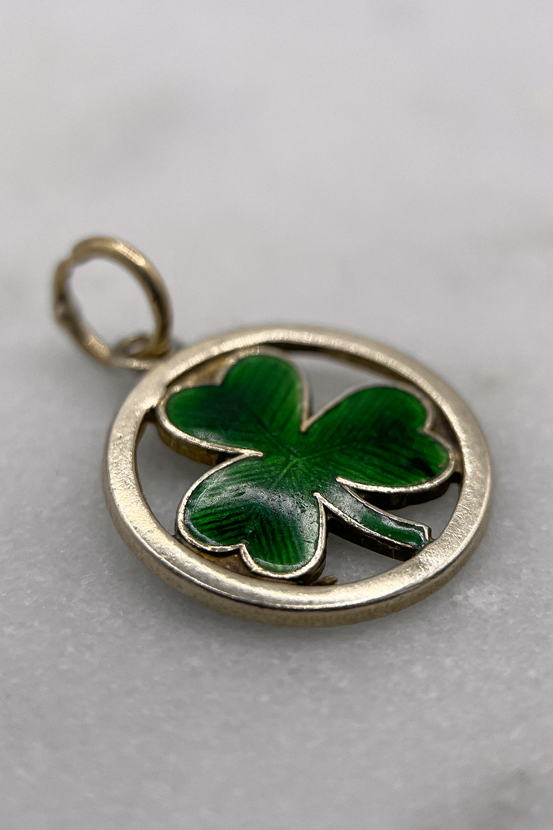 The Emerald Green Clover of Faith, Hope and Love Vintage Charm (375 9ct gold, made in 1959)