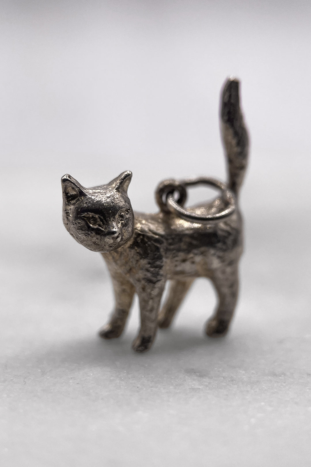 The Playful Cat of The Family House Vintage Charm (925 Sterling Silver, made circa 1950 - 1970)